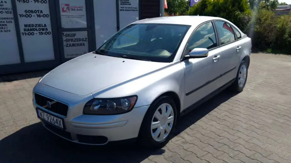 VOLVO S40 -