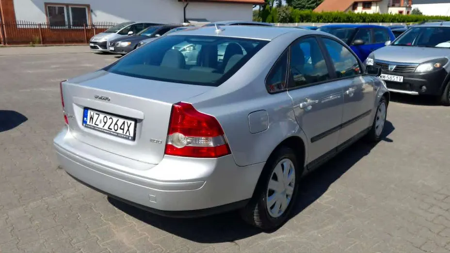 VOLVO S40 -