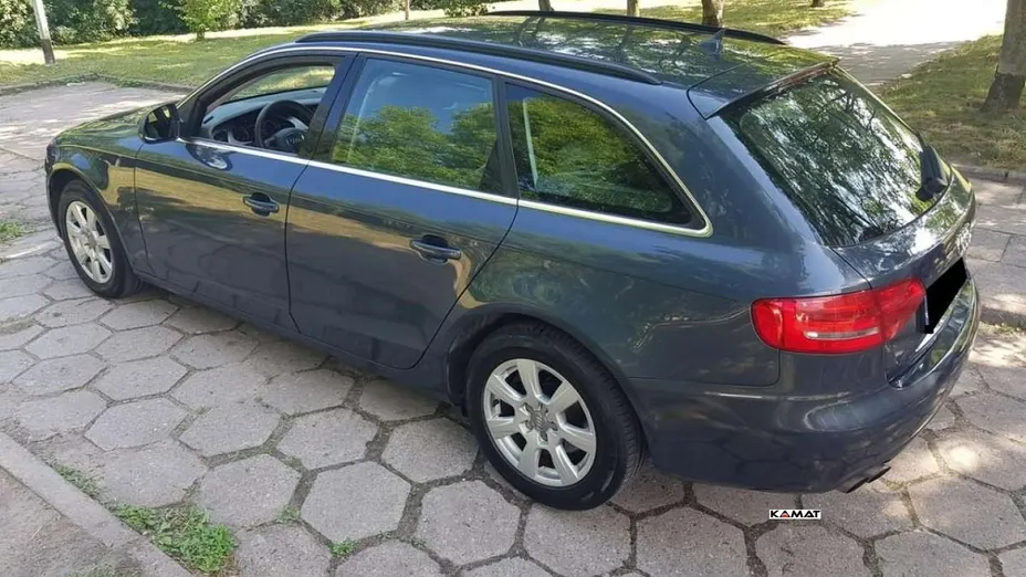 AUDI A4 -