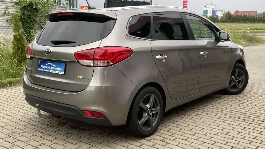 KIA Carens -