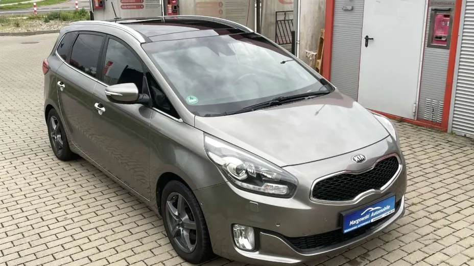 KIA Carens -