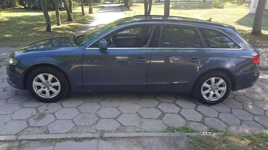 AUDI A4 -