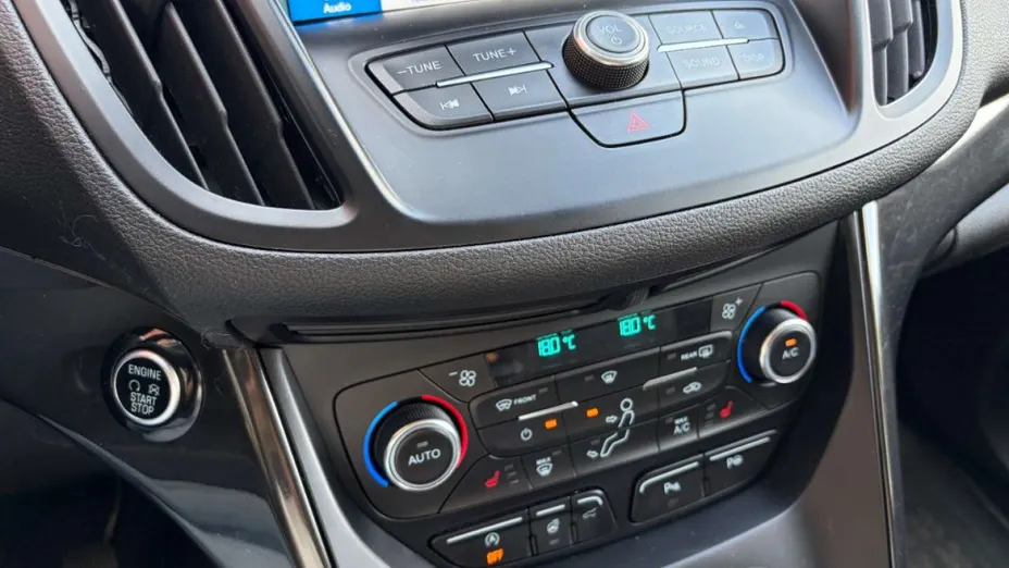 FORD Kuga -