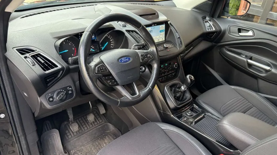 FORD Kuga -