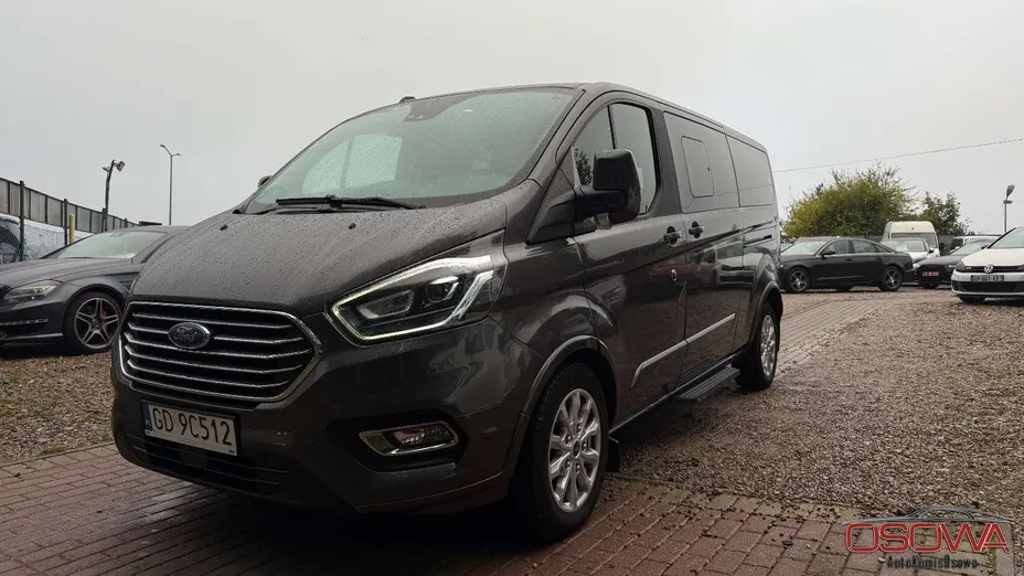 FORD Tourneo Custom -