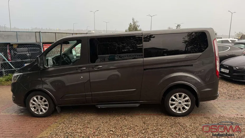 FORD Tourneo Custom -