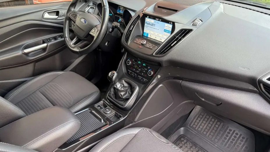 FORD Kuga -