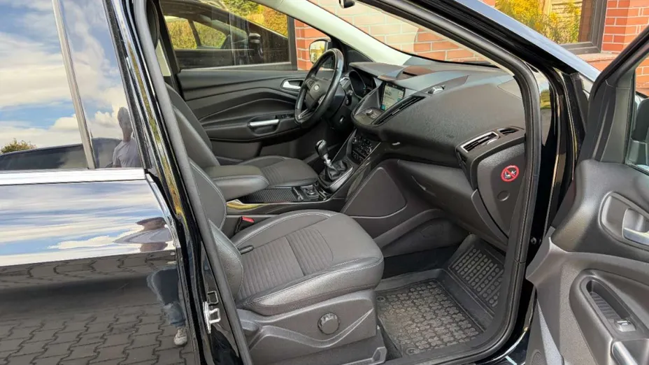 FORD Kuga -