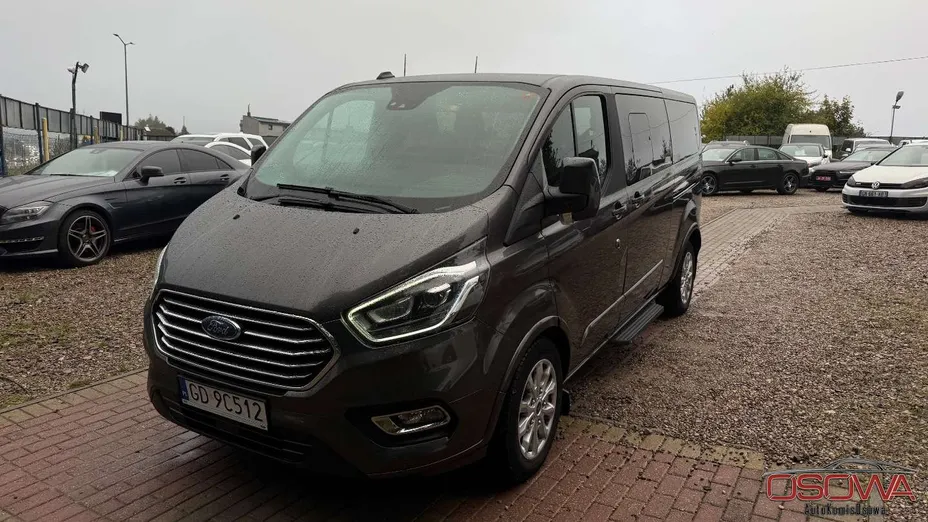FORD Tourneo Custom -
