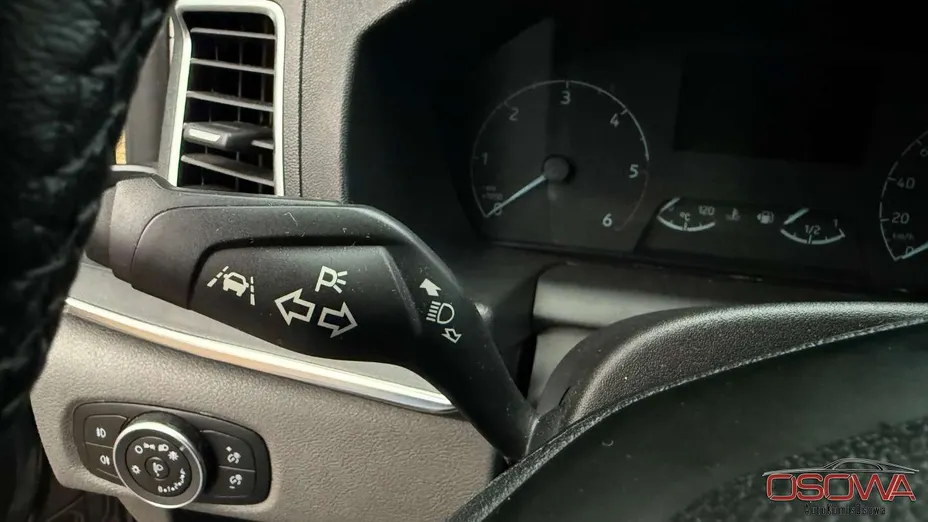 FORD Tourneo Custom -