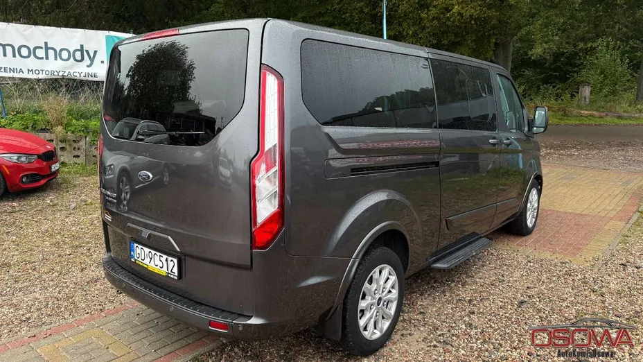 FORD Tourneo Custom -