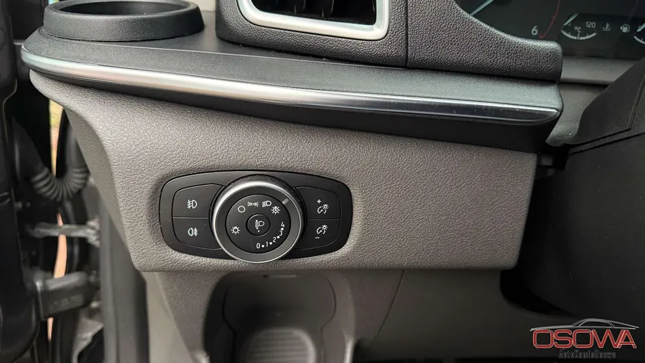FORD Tourneo Custom -