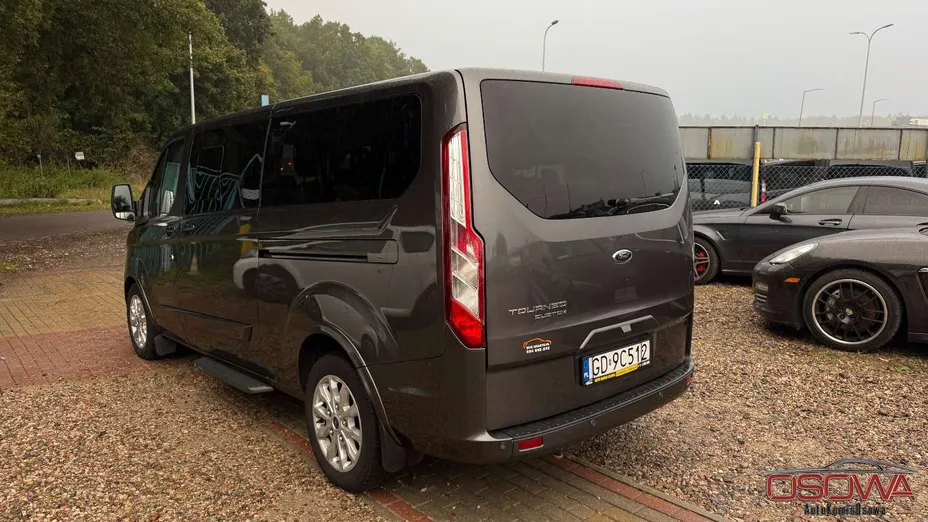 FORD Tourneo Custom -