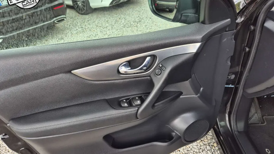 NISSAN Qashqai -
