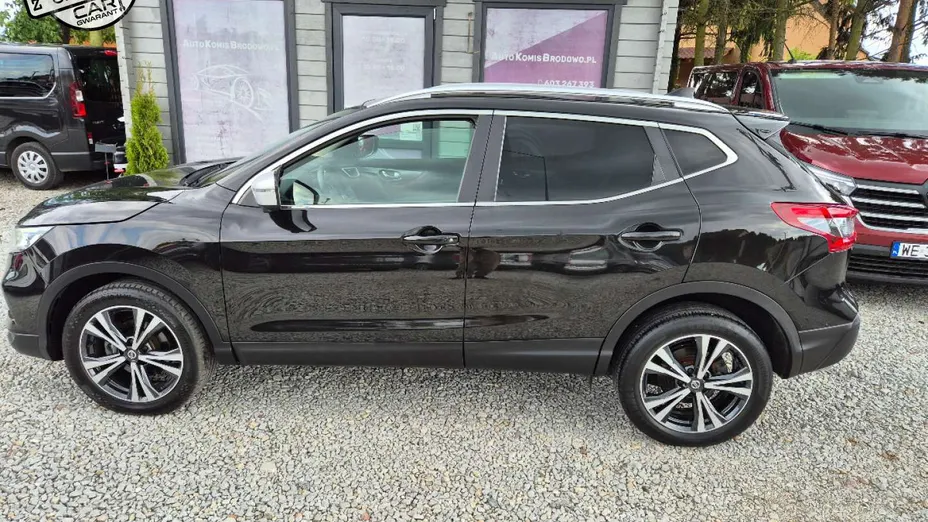 NISSAN Qashqai -