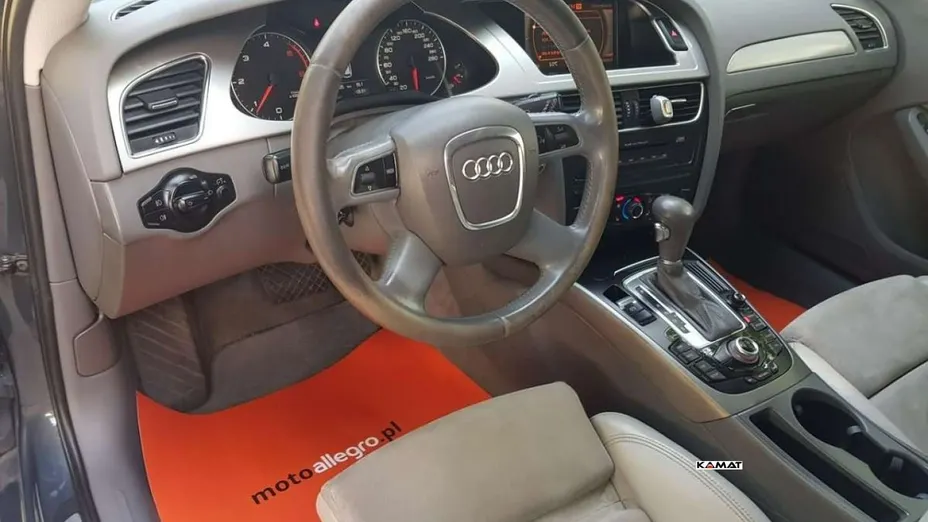 AUDI A4 -