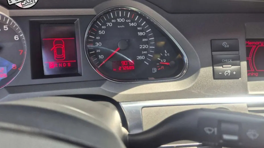AUDI A6 -