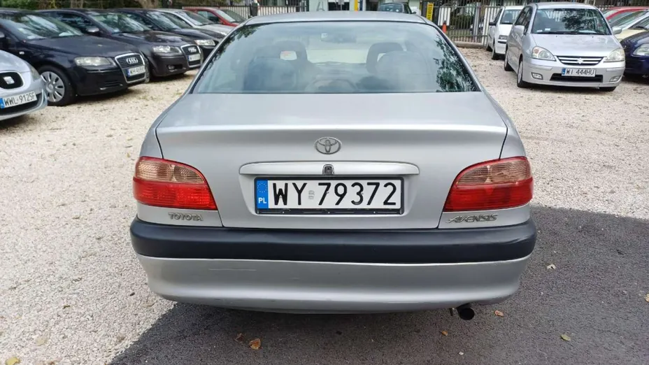 TOYOTA Avensis -