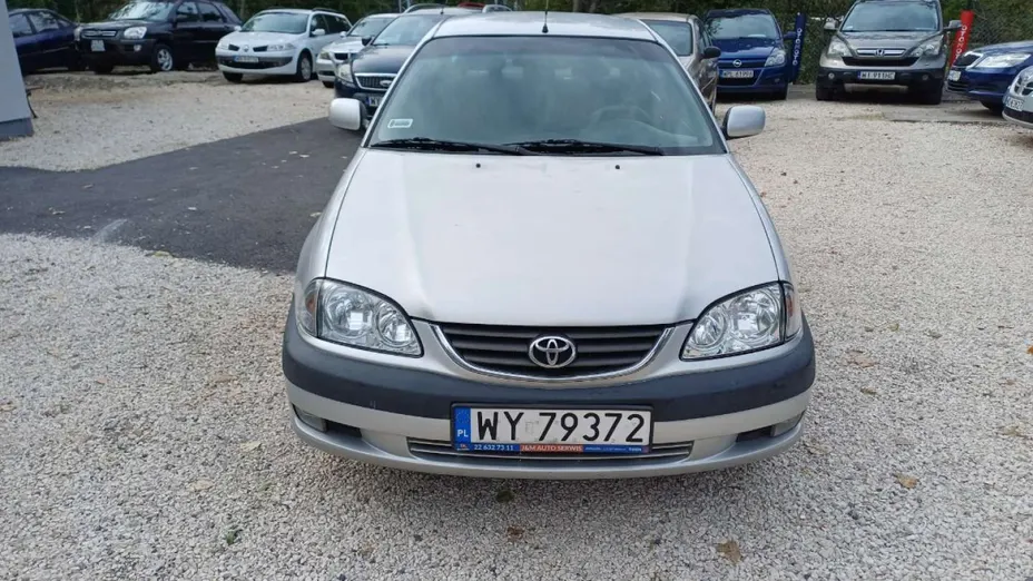 TOYOTA Avensis -