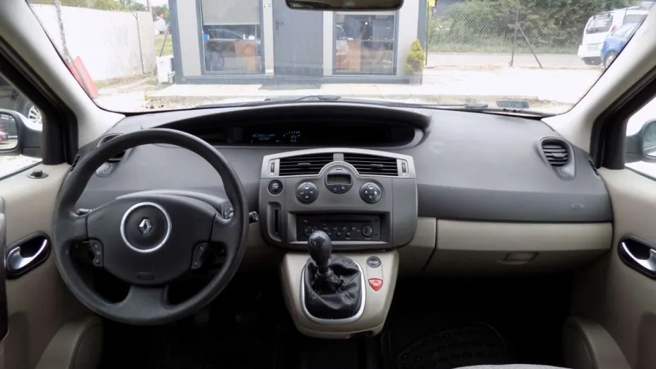 RENAULT Scenic -