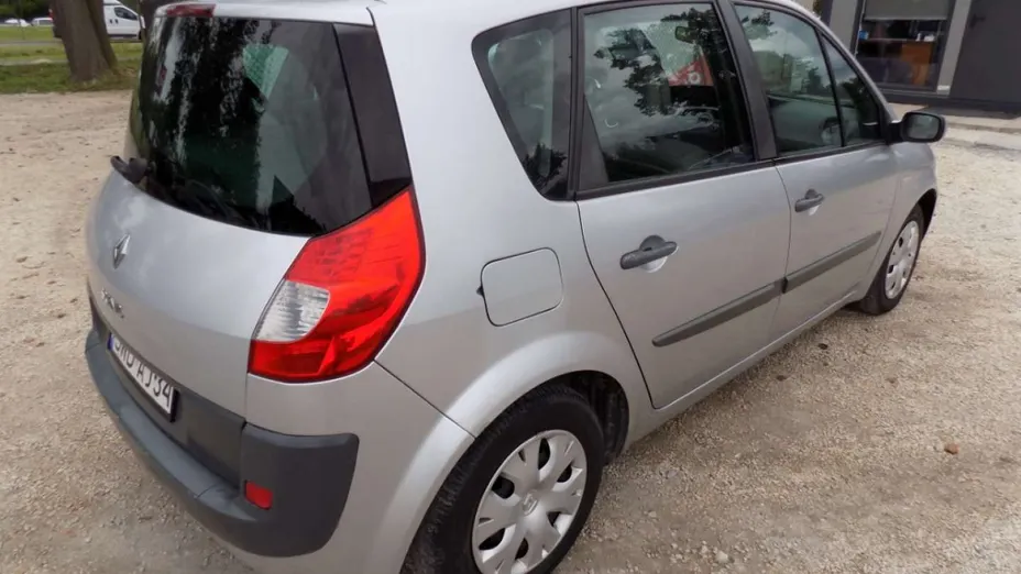RENAULT Scenic -