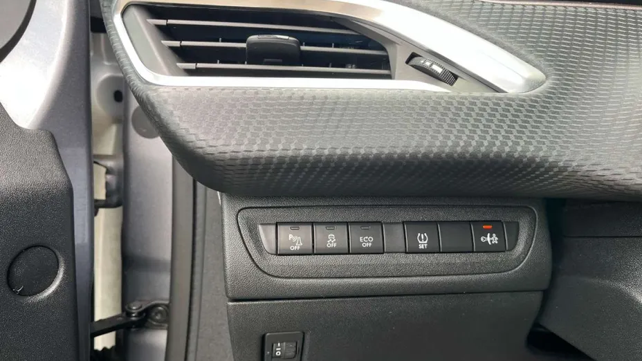 PEUGEOT 2008 -