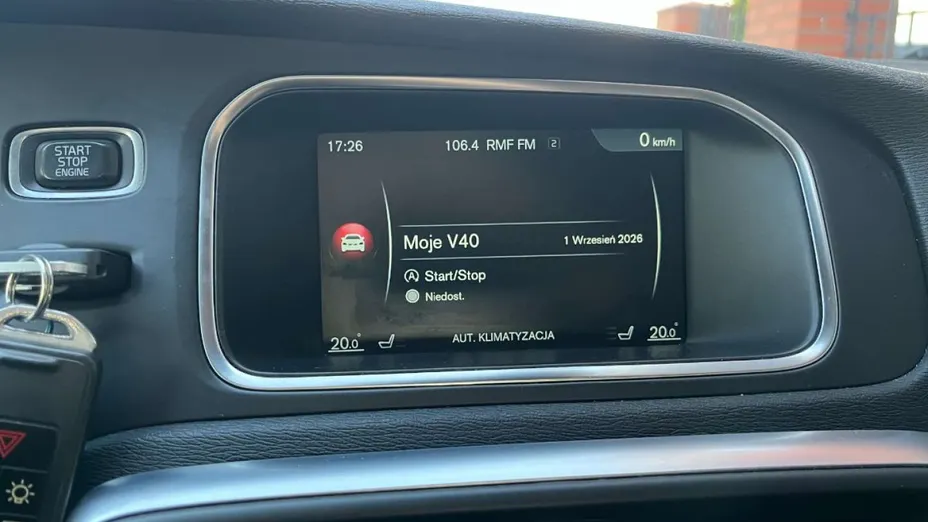 VOLVO V40 -