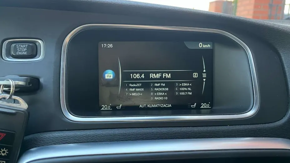VOLVO V40 -
