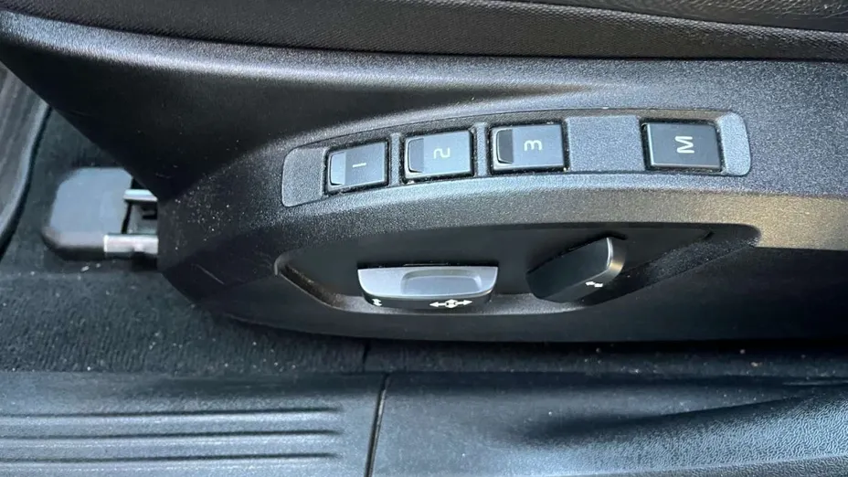 VOLVO V40 -