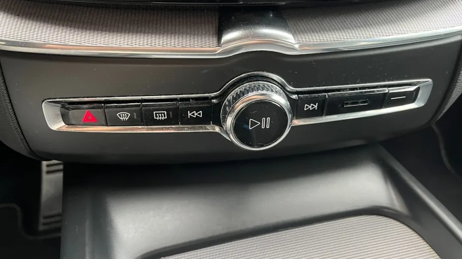 VOLVO XC60 -