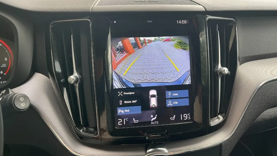 VOLVO XC60 -