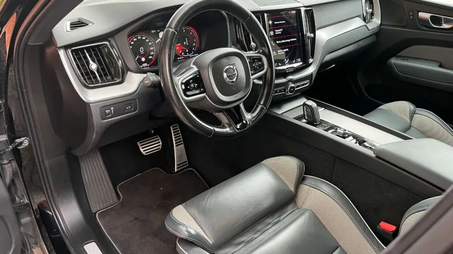 VOLVO XC60 -