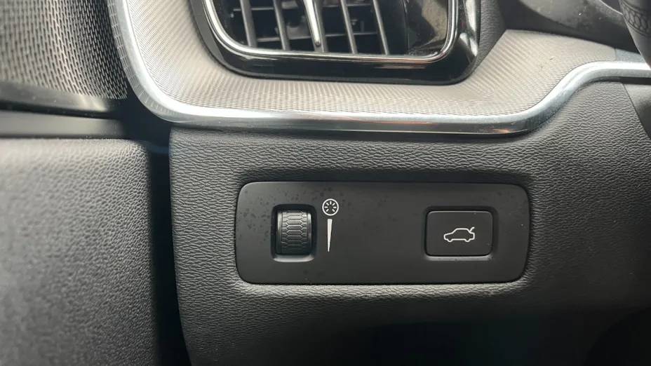 VOLVO XC60 -