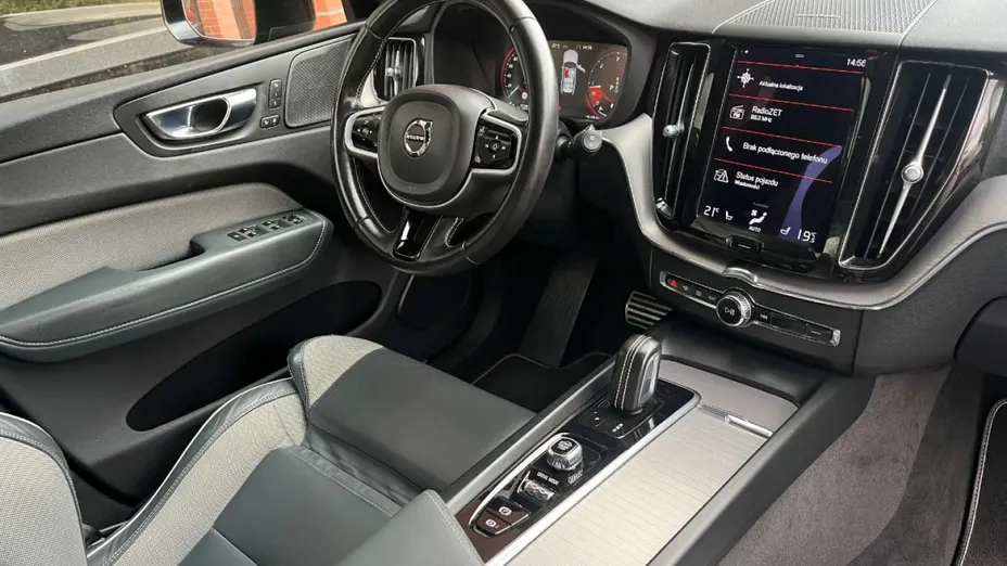VOLVO XC60 -