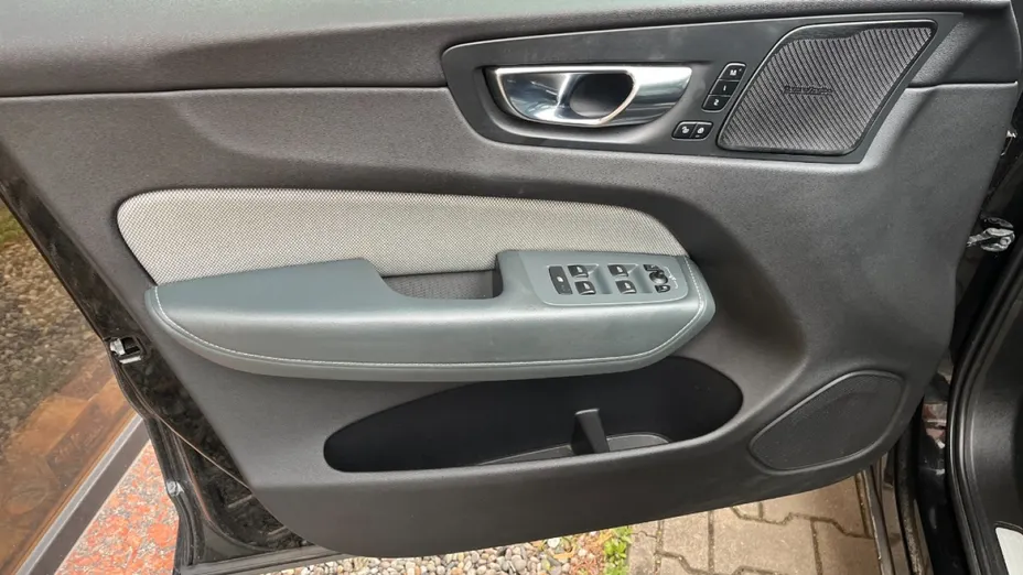 VOLVO XC60 -