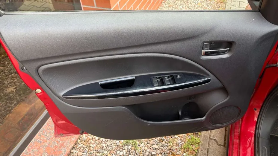 MITSUBISHI Space Star -