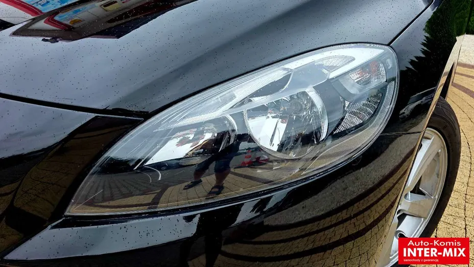 VOLVO V40 -