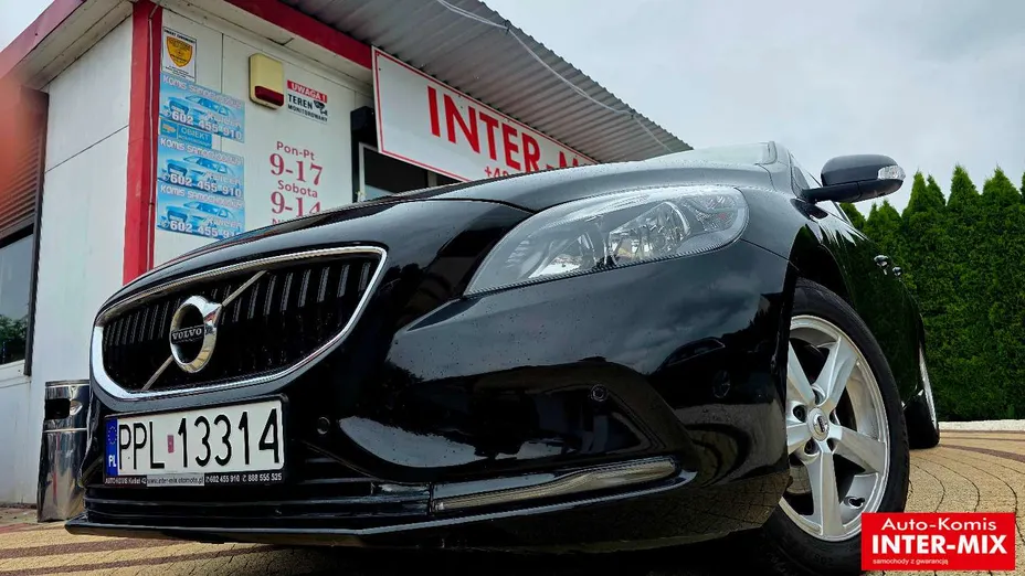 VOLVO V40 -