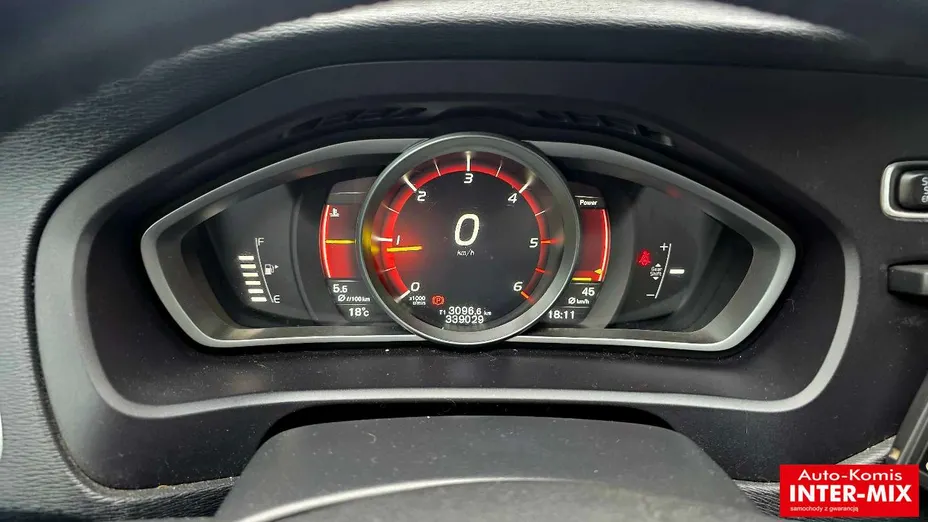 VOLVO V40 -
