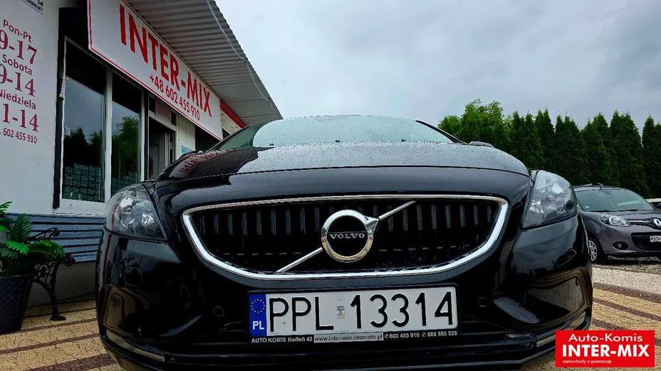 VOLVO V40 -