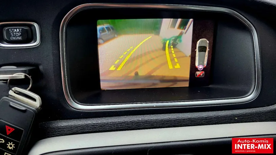 VOLVO V40 -