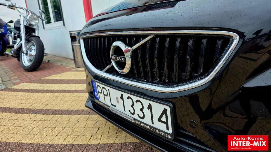 VOLVO V40 -