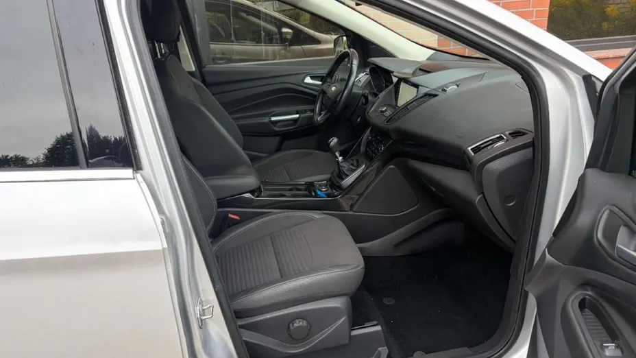 FORD Kuga -