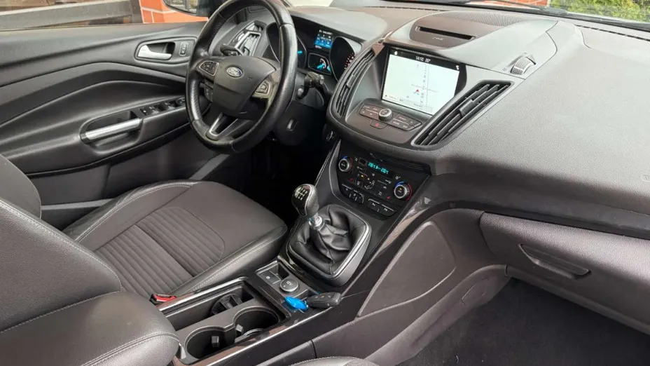 FORD Kuga -