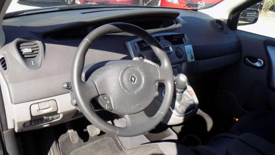 RENAULT Scenic -