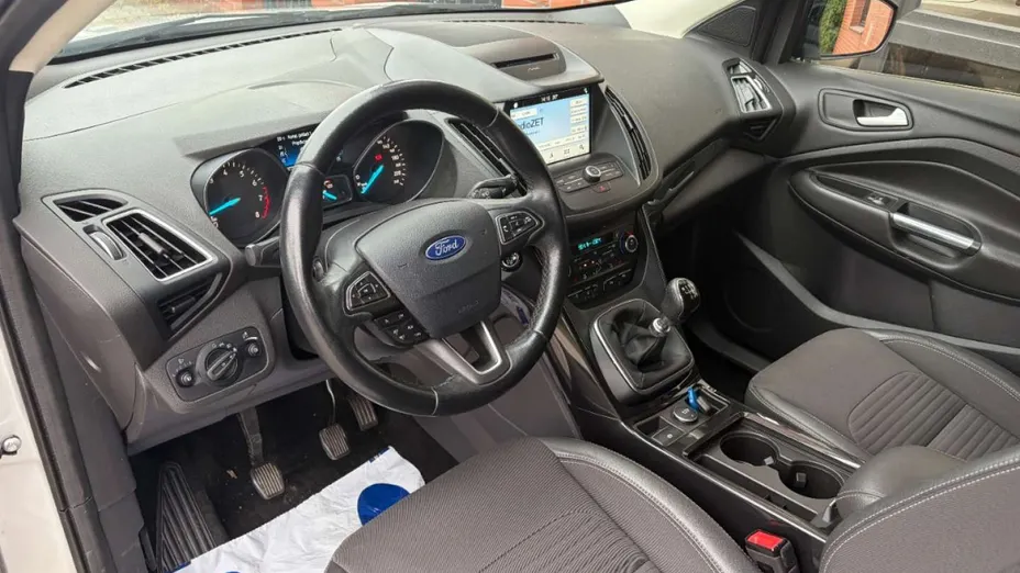 FORD Kuga -