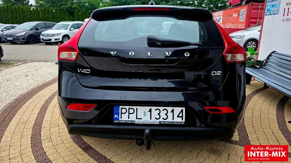 VOLVO V40 -