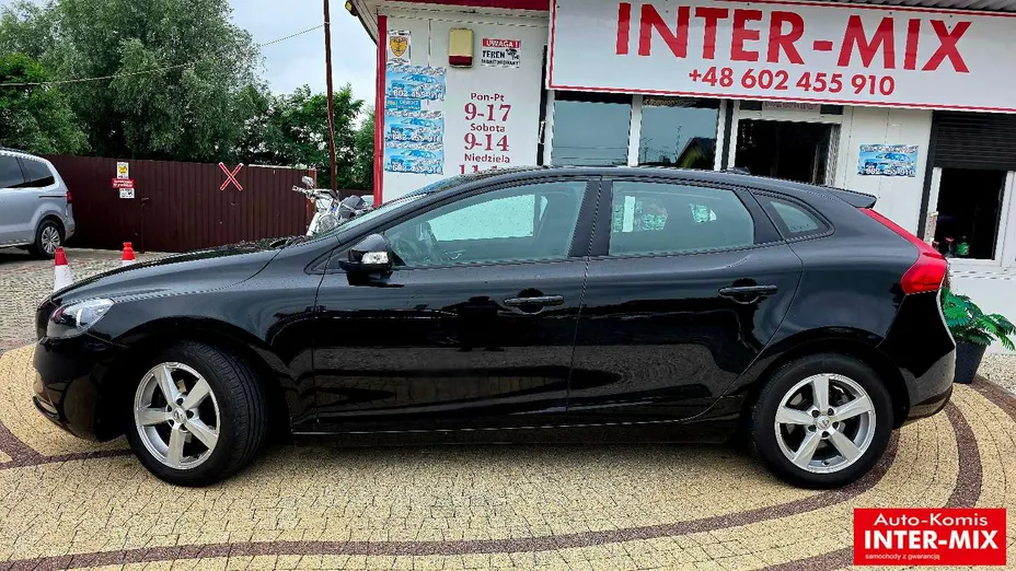 VOLVO V40 -