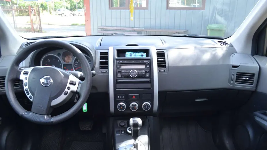 NISSAN X-Trail -