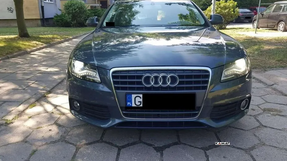 AUDI A4 -